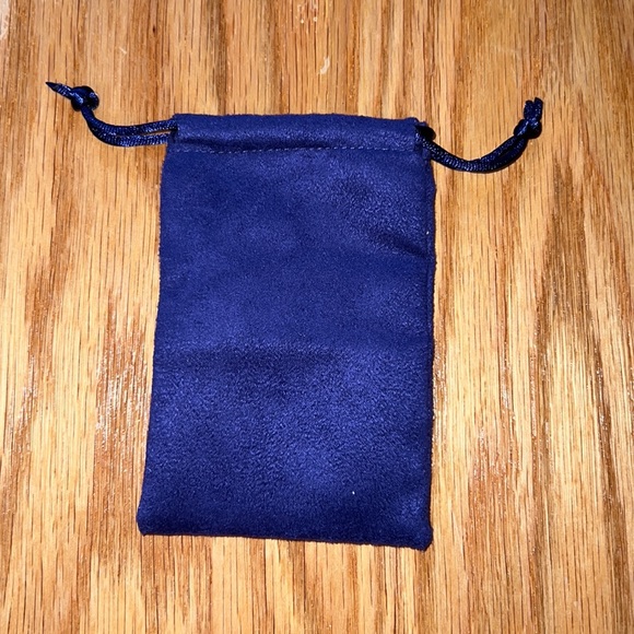 ✨New 10 Velvet Tory Burch Jewelry bags - Picture 3 of 3